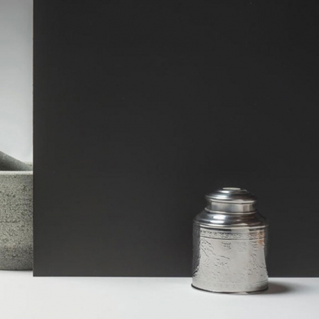 Jet Black Satin | Lauriermax
