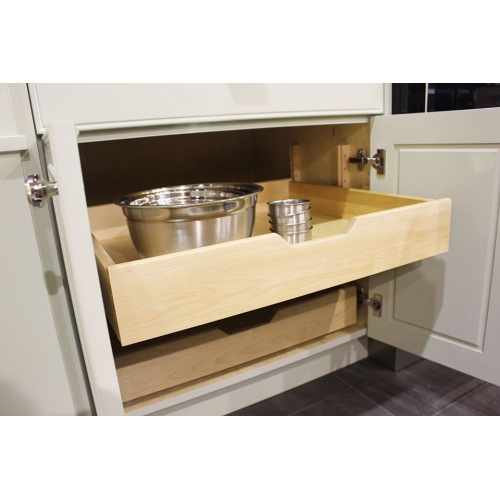 Adjustable Pull-Out drawers