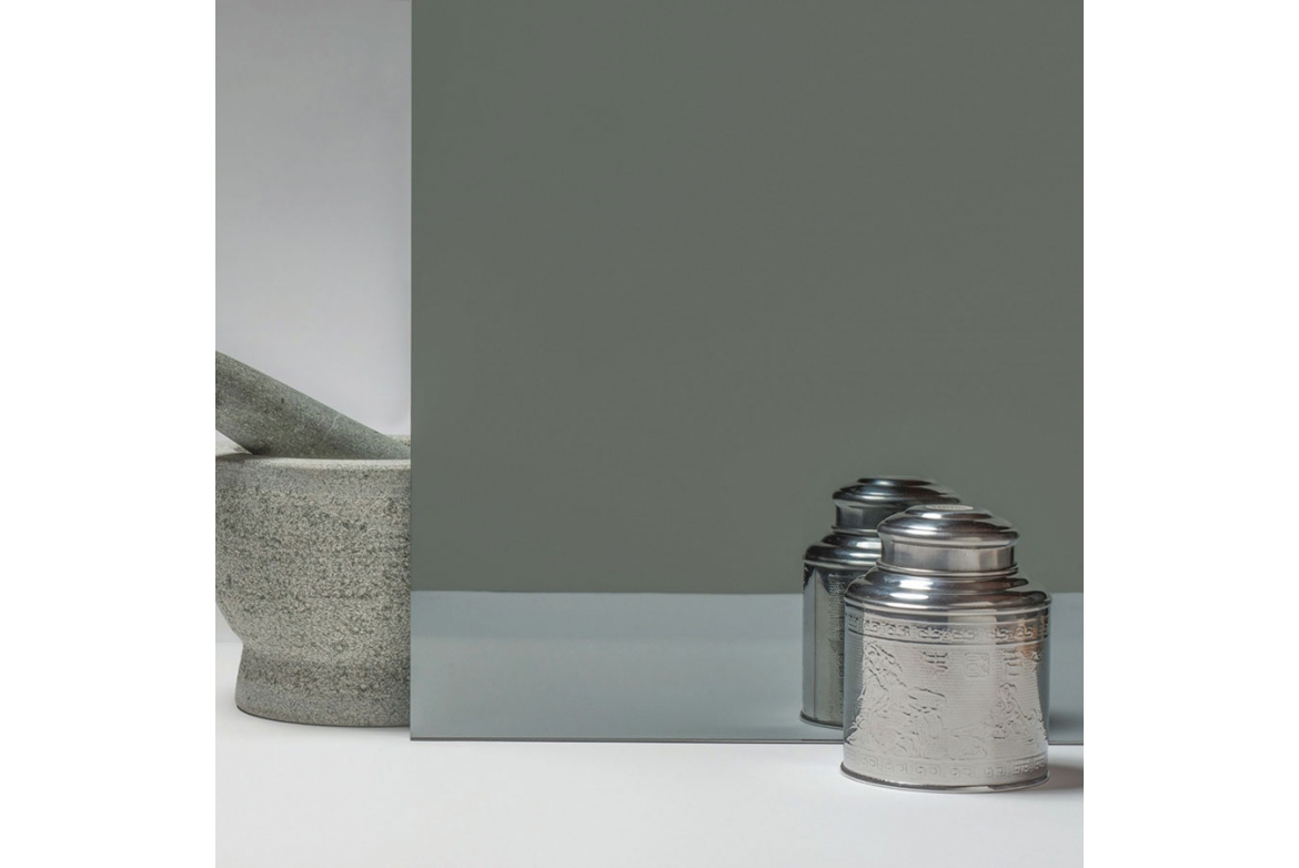 Smoked Grey | Lauriermax